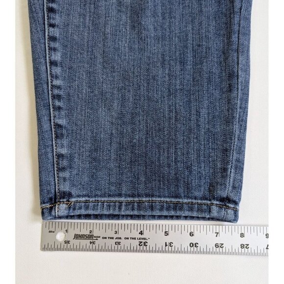 Torrid Boyfriend Premium Stretch Jeans 24R Medium Wash Cropped Distressed - Picture 12 of 12